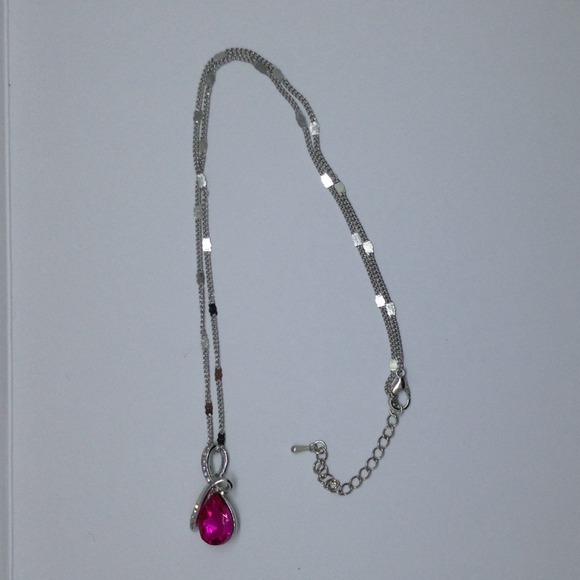 DARK PINK PEAR SHAPED CRYSTAL NECKLACE 18k PL - Picture 3 of 3